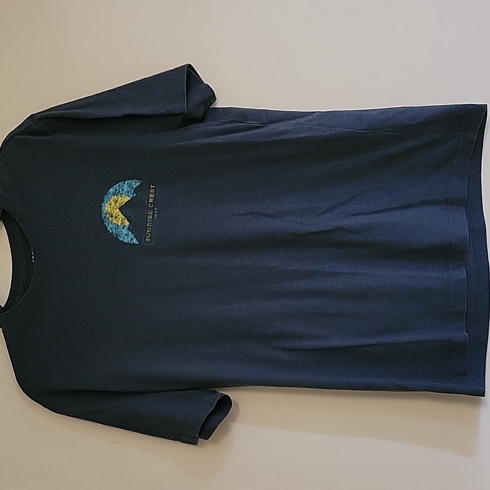 Izod Sunrise Crest Shirt
